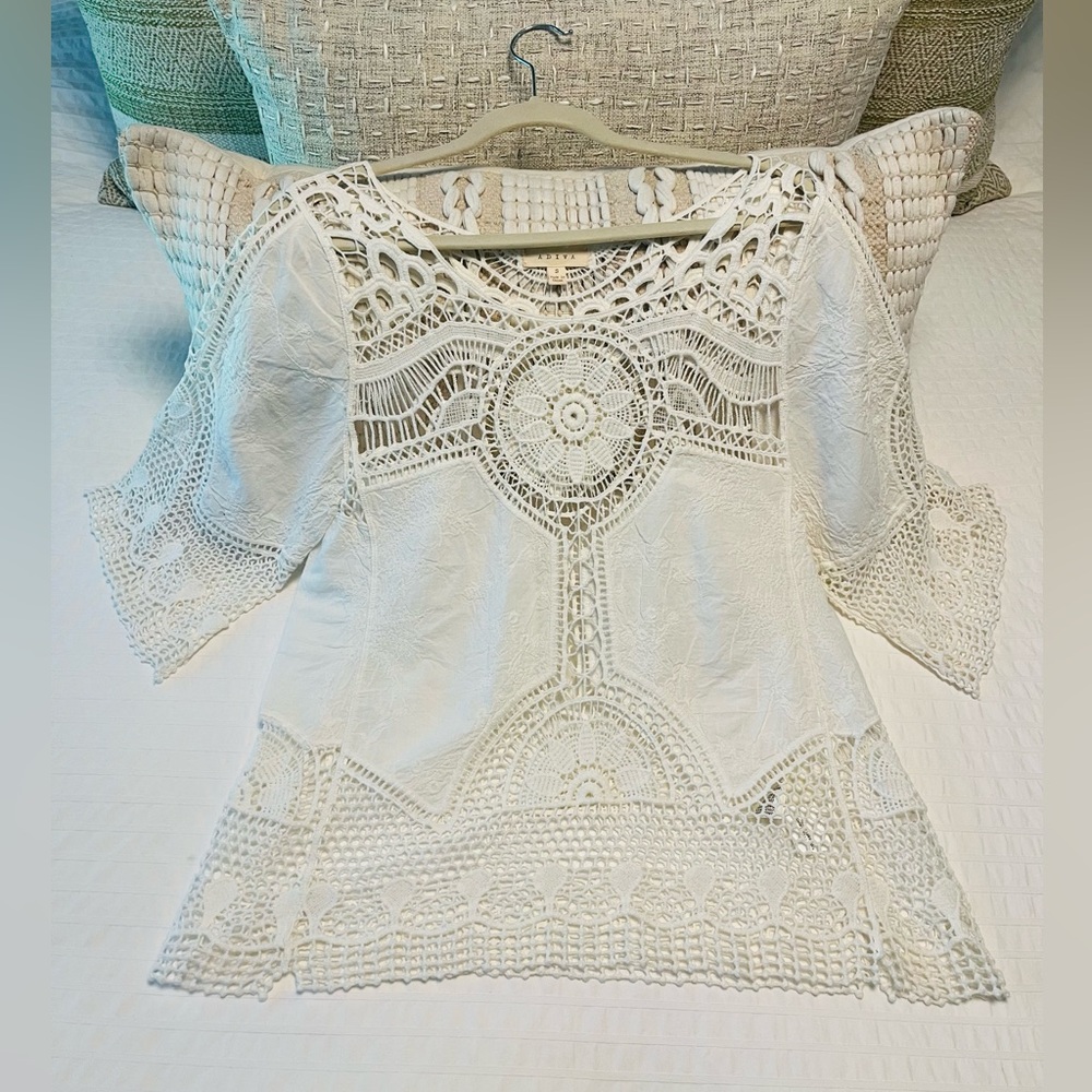 🌼 Boho Cream 3/4 Sleeve Lacy Crochet Top (NWOT), Size S